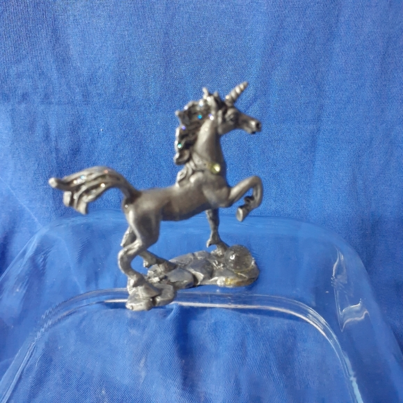 Unicorn Vintage Figurine With Crystal Ball & Green Stone Very Detailed Vintage - Picture 12 of 16